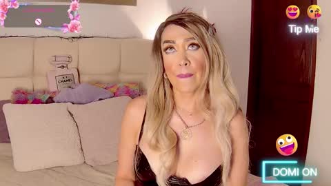 Snapshot of evelynagrey chatting on 01/08/26, 07:10 EvelynaGrey online show from 01/08/26, 07:10