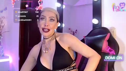 Snapshot of evelynagrey chatting on 02/23/26, 11:18 EvelynaGrey online show from 02/23/26, 11:18