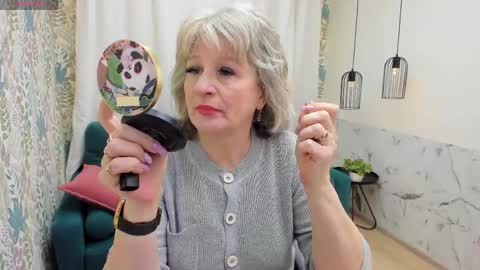 Evelyn online show from 04/10/26, 05:12