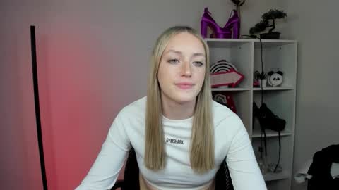 evelynblond online show from 03/18/26, 06:33