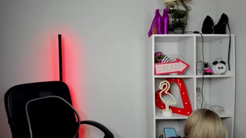evelynblond online show from 05/20/26, 12:44