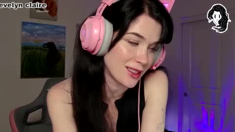 Evelyn Claire online show from 12/24/24, 07:17