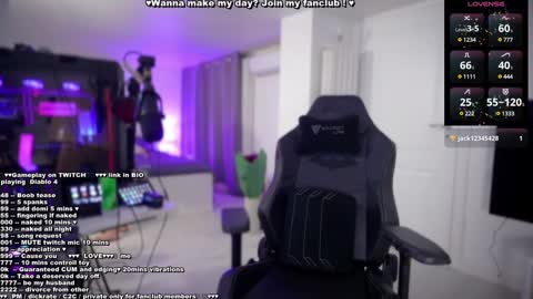 Snapshot of evelyne92 chatting on 02/02/25, 06:53 Evelyne online show from 02/02/25, 06:53