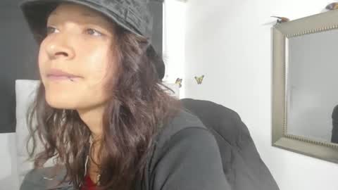 Snapshot of evelynesex chatting on 09/20/25, 11:50 Evelyne online show from 09/20/25, 11:50