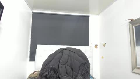 Snapshot of evelynesex chatting on 10/16/25, 02:56 Evelyne online show from 10/16/25, 02:56