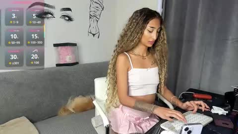 Evelyn online show from 11/13/25, 02:16