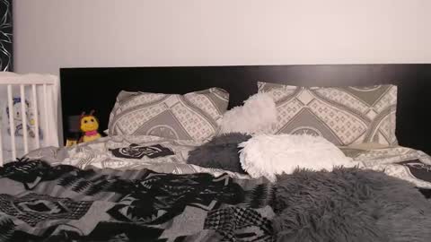 Evelyne online show from 12/01/24, 09:37