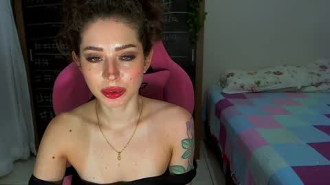 Snapshot of eveonly chatting on 12/18/24, 11:51 eveonly online show from 12/18/24, 11:51