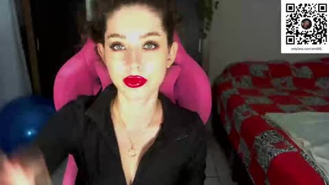 Snapshot of eveonly chatting on 01/02/25, 11:06 eveonly online show from 01/02/25, 11:06