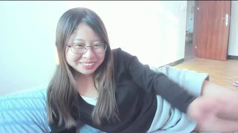 Snapshot of everhigh chatting on 01/01/25, 08:13 Coco online show from 01/01/25, 08:13