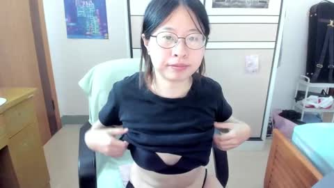 Snapshot of everhigh chatting on 09/09/25, 09:20 Coco online show from 09/09/25, 09:20