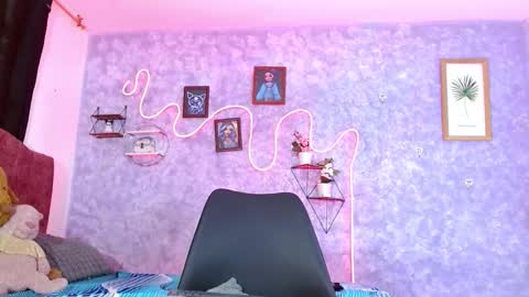 Snapshot of everlin__hot_ chatting on 02/01/26, 12:15 everlin__hot_ online show from 02/01/26, 12:15