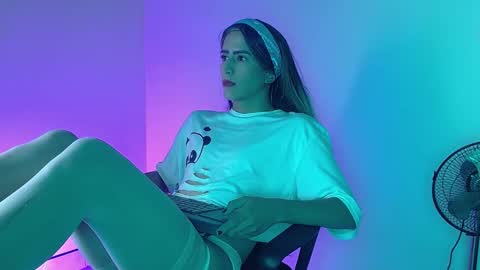 everly_monroe online show from 10/17/25, 05:48