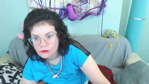 Everly online show from 12/05/24, 07:38