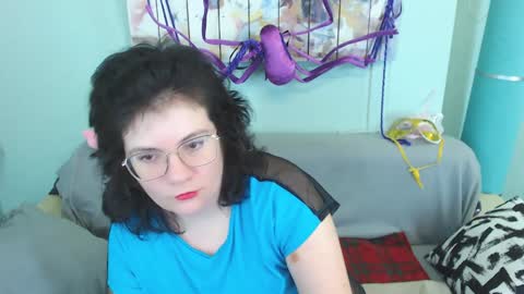 Everly online show from 12/06/24, 09:21