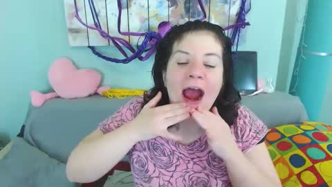 Everly online show from 12/20/24, 05:08