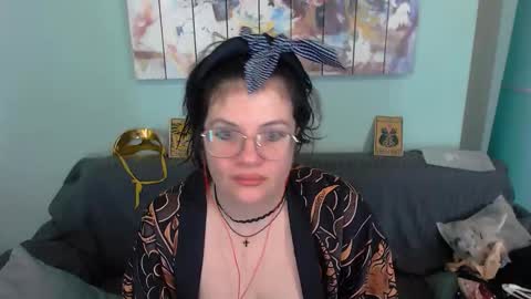 Everly online show from 10/02/25, 12:45