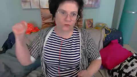 Everly online show from 11/28/25, 05:21