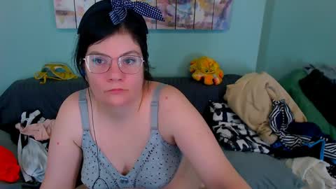 Everly online show from 04/08/26, 12:27