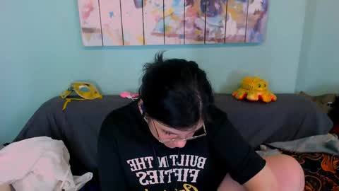 Everly online show from 04/18/26, 07:29