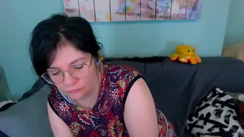 Snapshot of everly_rays chatting on 05/16/26, 08:44 Everly online show from 05/16/26, 08:44