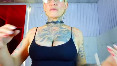 everlyn_sexx online show from 04/16/26, 02:51