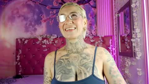 everlyn_sexx online show from 04/18/26, 02:54
