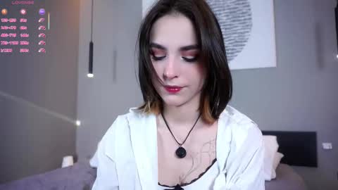 Snapshot of evervessi chatting on 11/01/25, 04:03 Anita online show from 11/01/25, 04:03