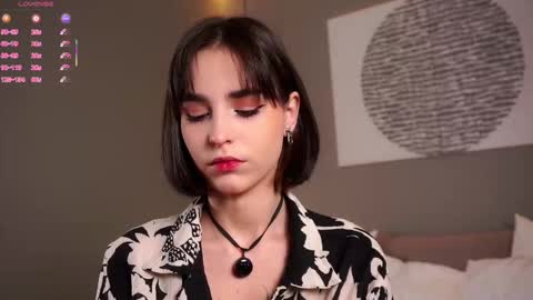 Snapshot of evervessi chatting on 11/12/25, 04:24 Anita online show from 11/12/25, 04:24