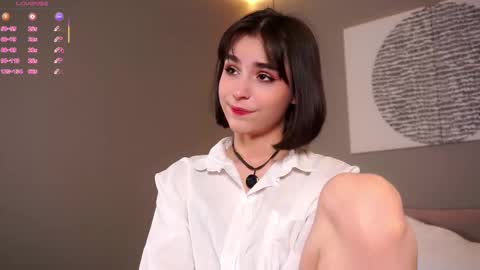 Snapshot of evervessi chatting on 11/13/25, 04:33 Anita online show from 11/13/25, 04:33