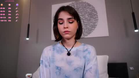 Snapshot of evervessi chatting on 11/22/25, 04:55 Anita online show from 11/22/25, 04:55