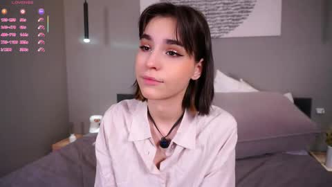 Snapshot of evervessi chatting on 11/25/25, 04:34 Anita online show from 11/25/25, 04:34