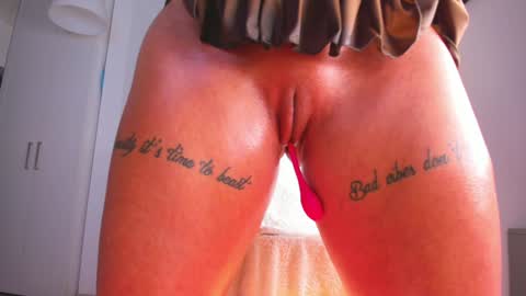 Snapshot of eves_bodyxxx chatting on 01/31/25, 09:48 Sensation Body online show from 01/31/25, 09:48