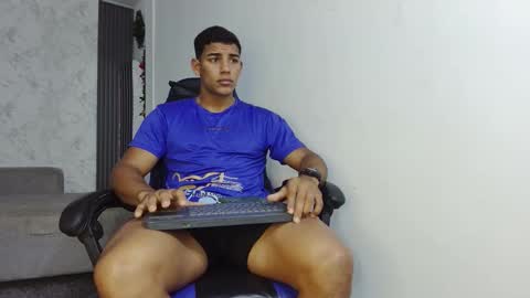 luis online show from 11/16/25, 06:46