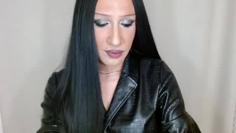 Snapshot of evezephira chatting on 10/24/25, 06:37 Supreme Maestra online show from 10/24/25, 06:37