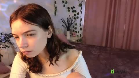 Snapshot of evi_brook chatting on 09/19/25, 06:48 evi_brook online show from 09/19/25, 06:48