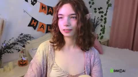 Snapshot of evi_brook chatting on 10/22/25, 01:44 evi_brook online show from 10/22/25, 01:44