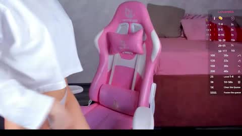 Evi online show from 03/26/26, 01:55