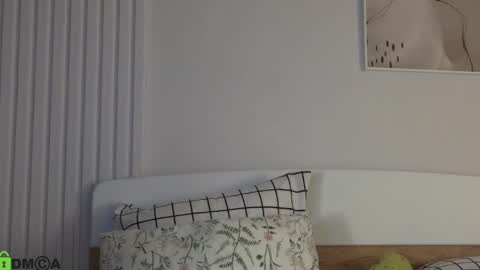 evi_woow online show from 12/13/24, 09:20