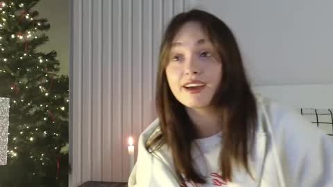 evi_woow online show from 12/27/24, 08:07