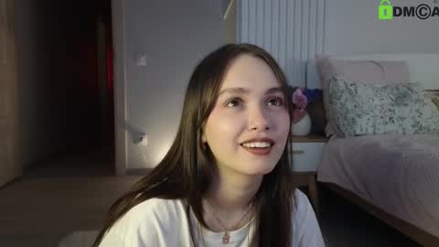 evi_woow online show from 02/14/25, 10:04