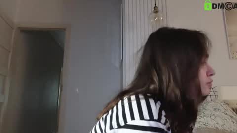 evi_woow online show from 02/16/25, 09:48