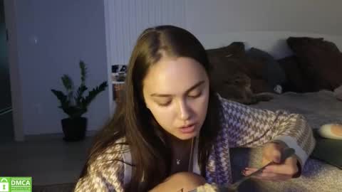 evi_woow online show from 09/21/25, 10:00