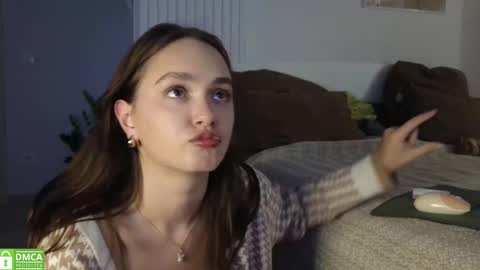 evi_woow online show from 10/07/25, 09:12