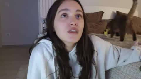 evi_woow online show from 05/07/26, 07:41