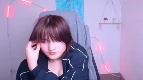 Evie online show from 01/12/26, 01:00