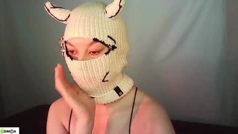 Snapshot of evie_muna chatting on 05/07/26, 02:28 Renesme White Im here from Monday to Friday online show from 05/07/26, 02:28