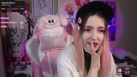 Evie online show from 02/18/25, 10:14