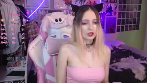 Evie online show from 02/22/25, 09:04