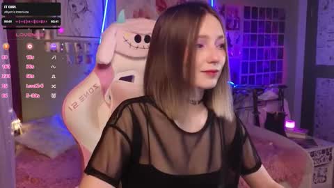 Evie online show from 12/01/25, 10:04